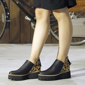 ALL BLACK Jungle Flatform Shootie Sz 10